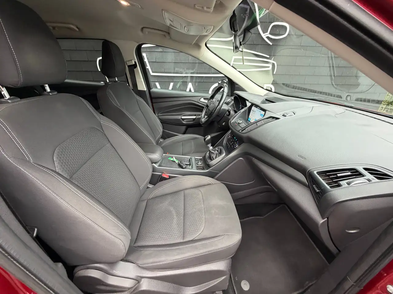 Ford Kuga - 8