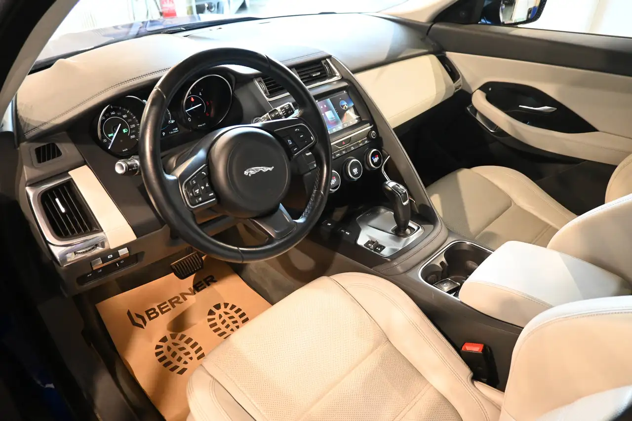 Jaguar E-Pace - 12