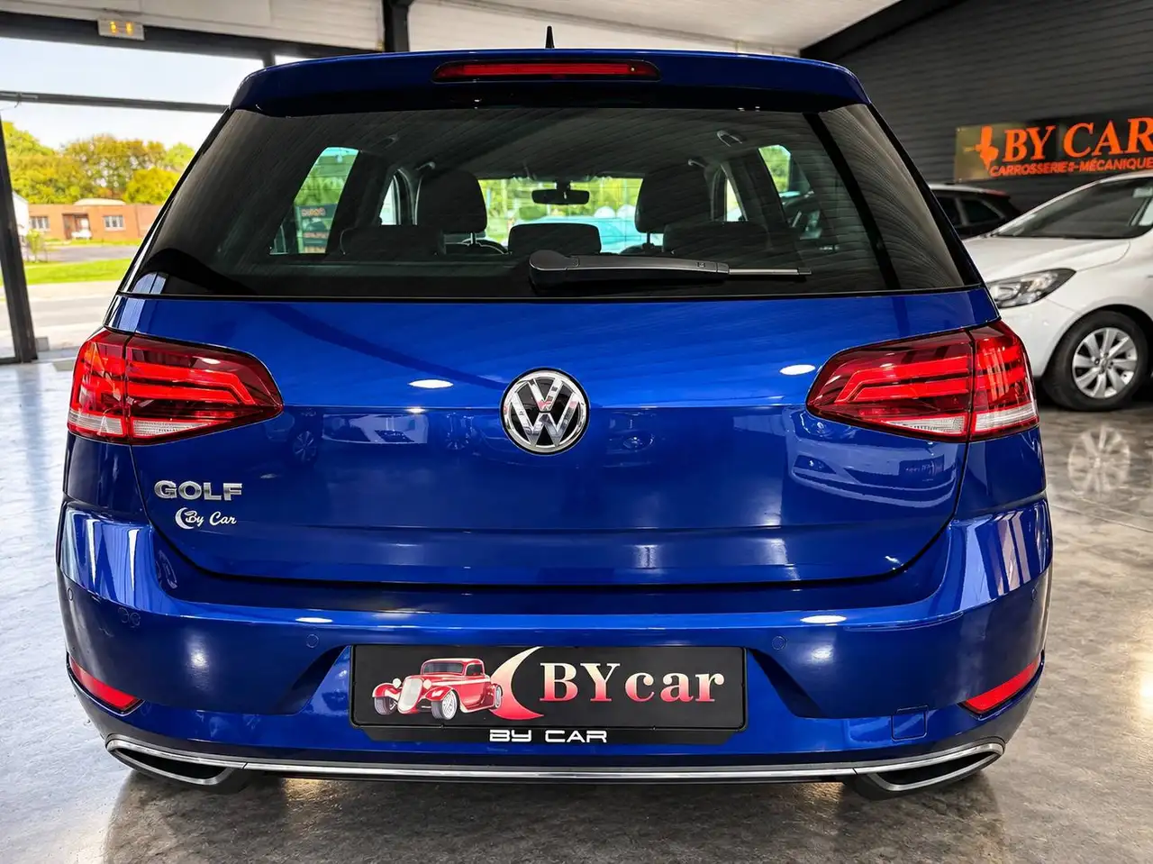 Volkswagen Golf - 6