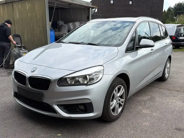 BMW 216