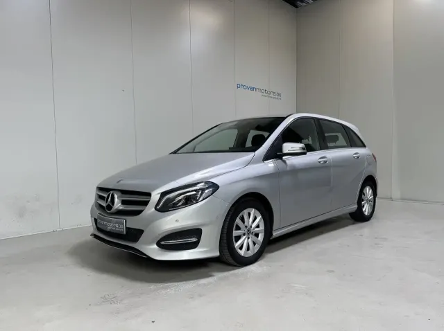 Mercedes-Benz B 180