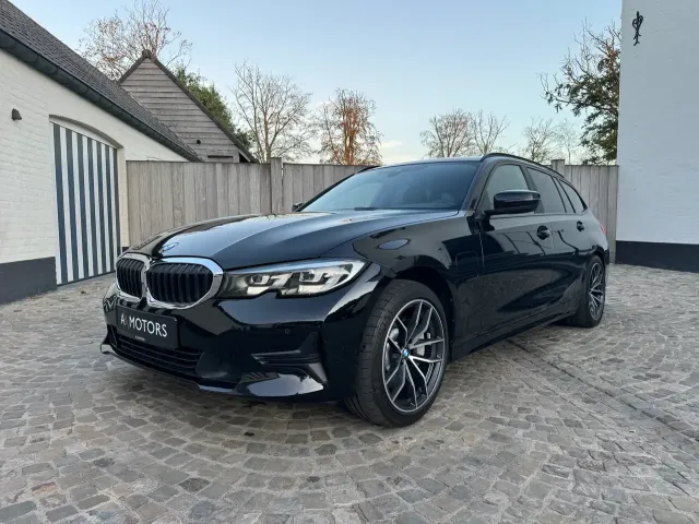 BMW 330