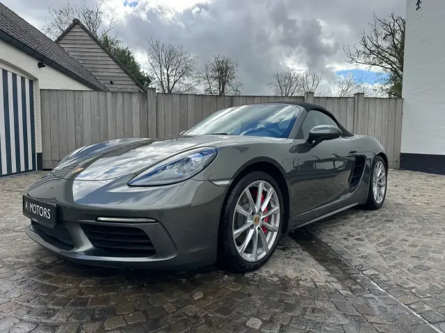 Porsche 718
