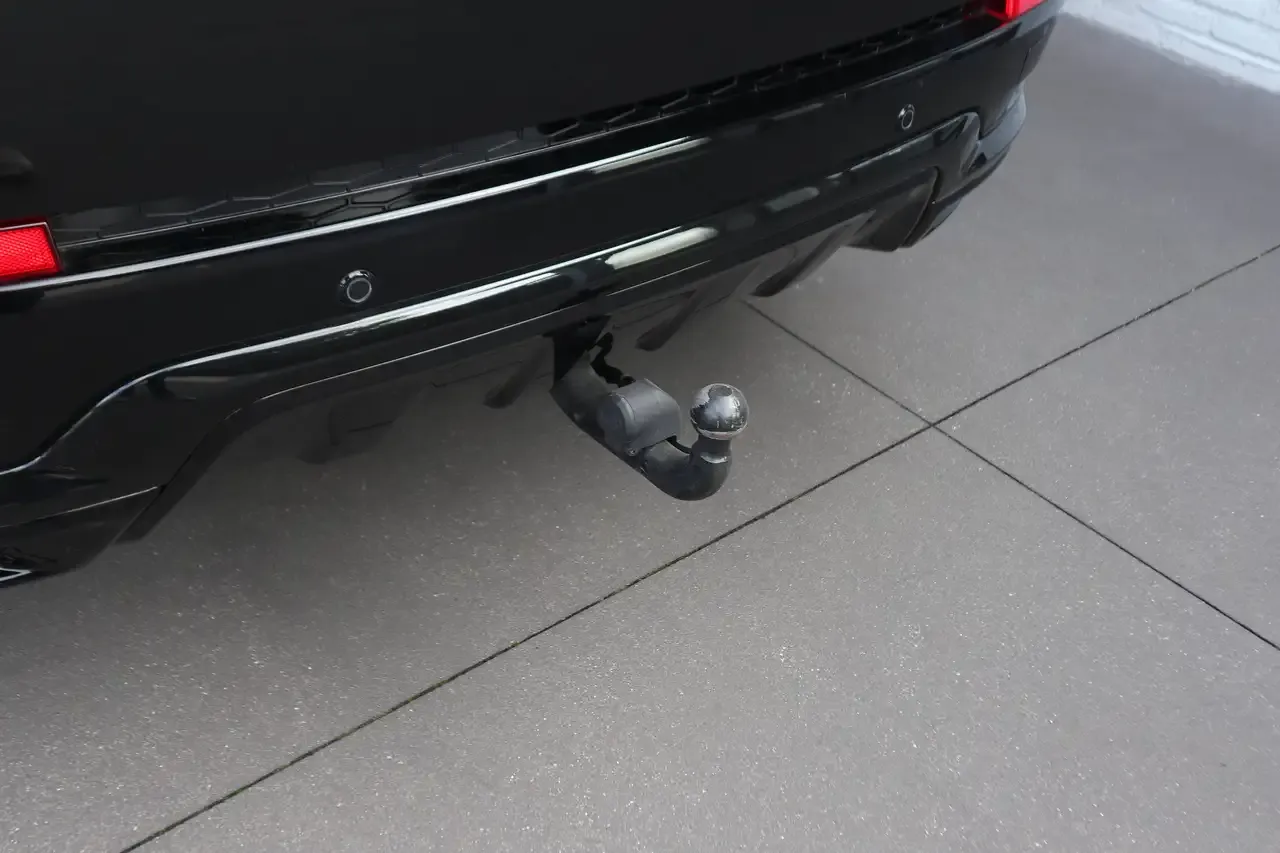 Land Rover Discovery Sport - 11