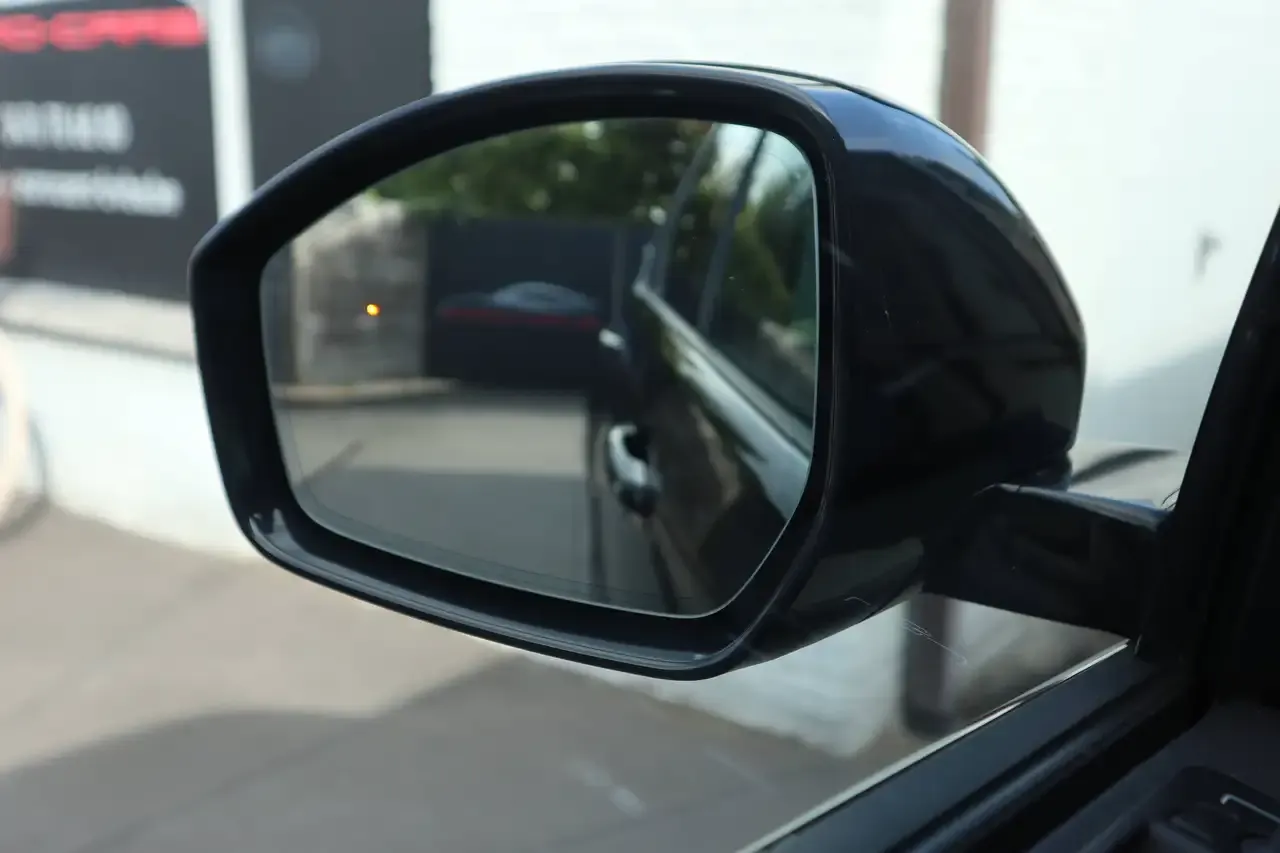 Land Rover Discovery Sport - 12