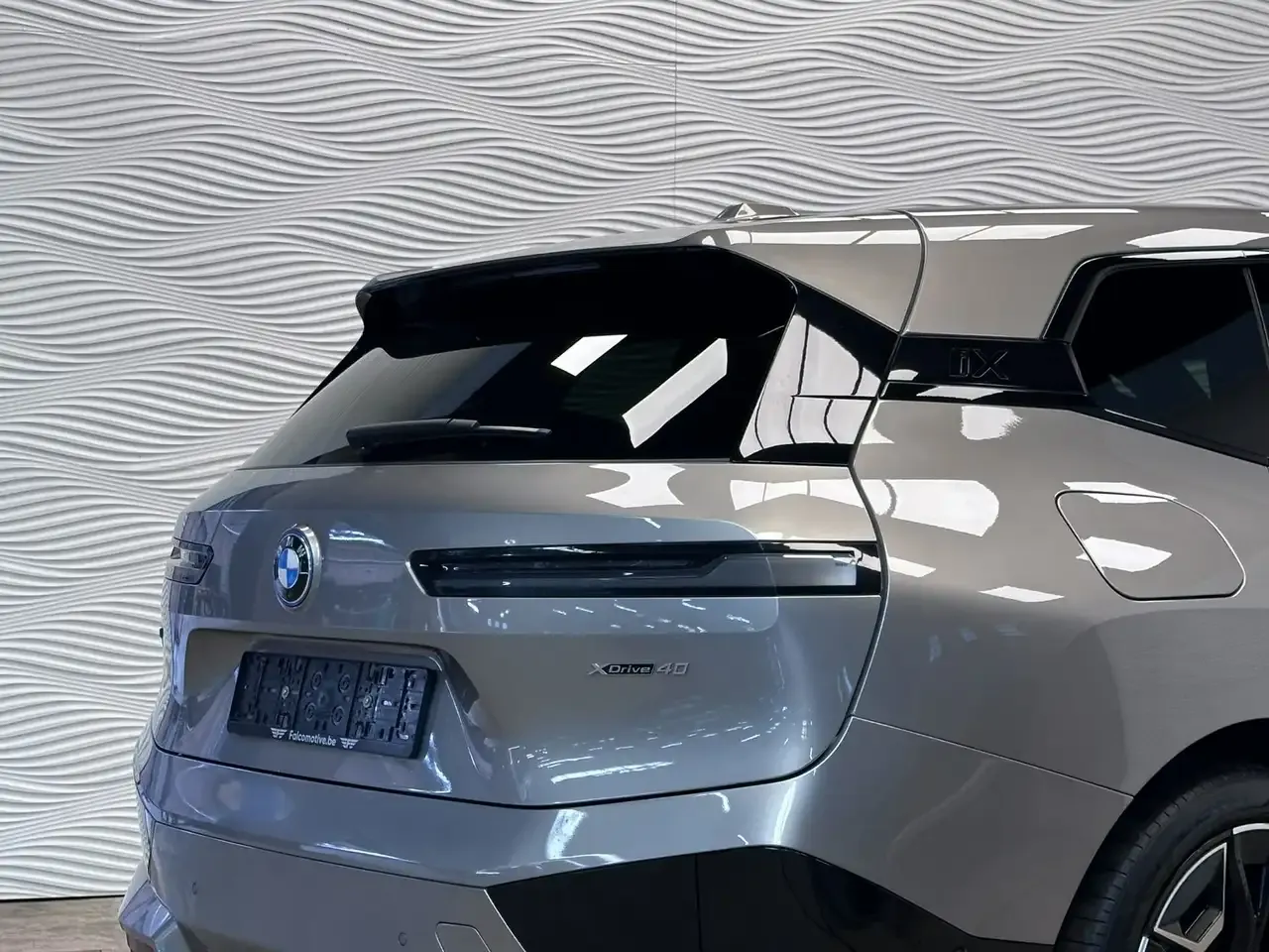 BMW iX - 11