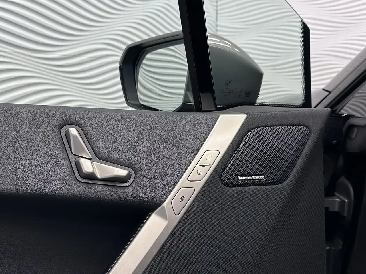 BMW iX - 22