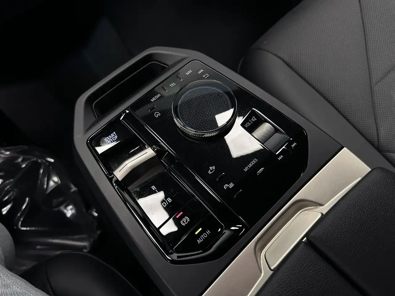 BMW iX - 29
