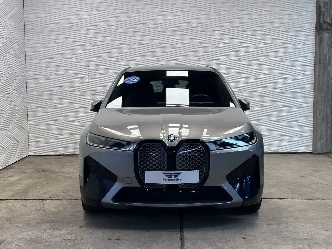 BMW iX - 4