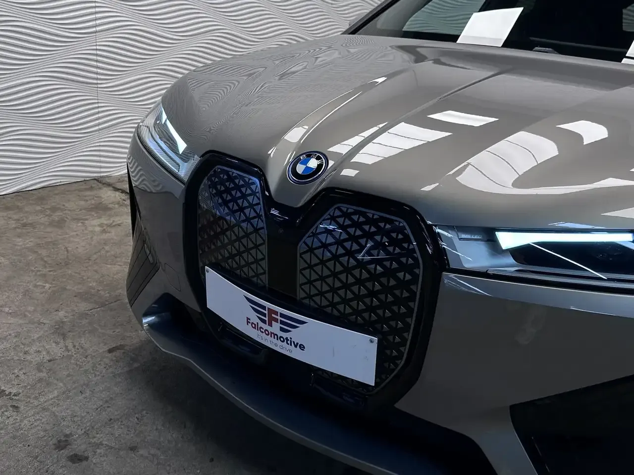 BMW iX - 5