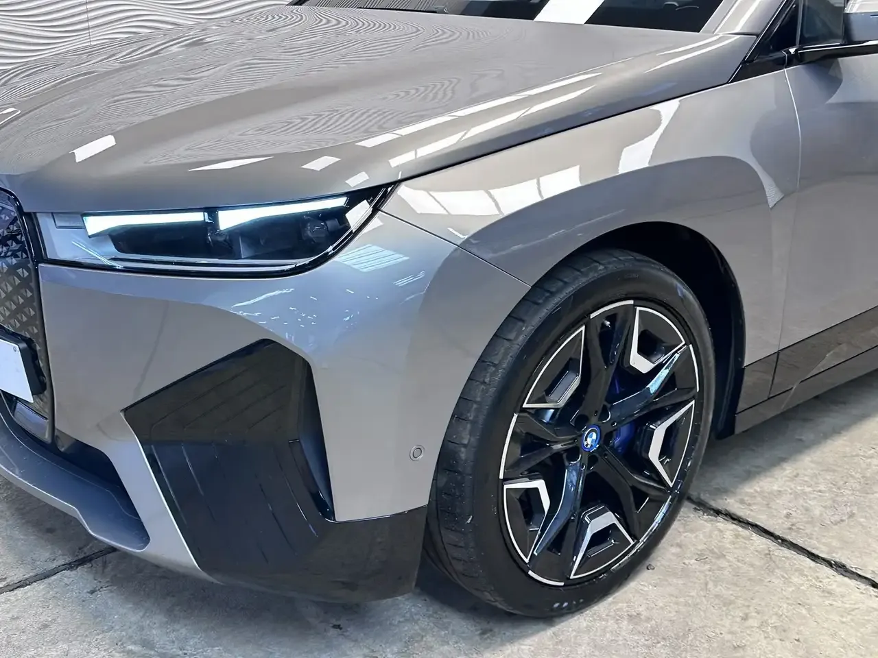 BMW iX - 6