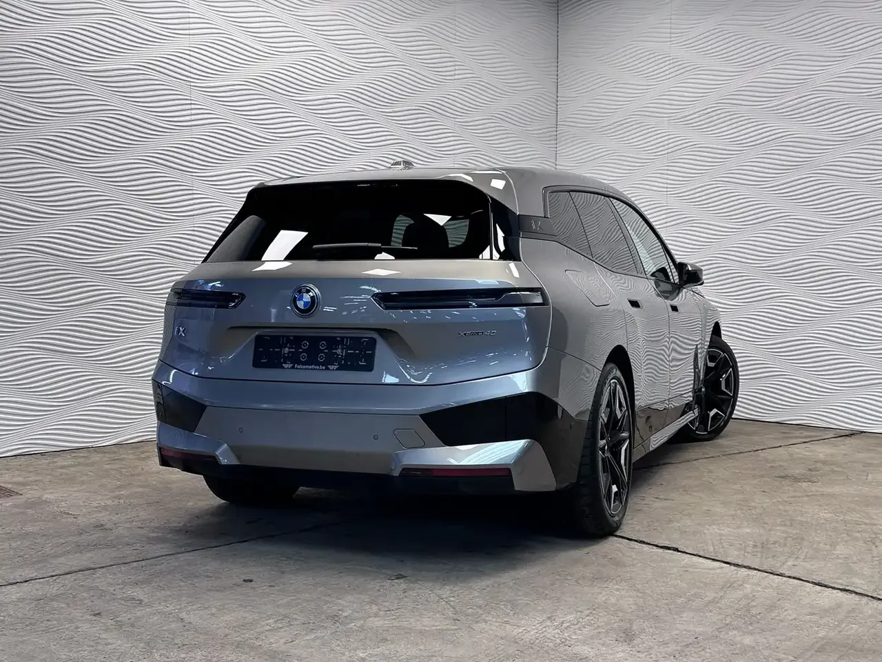 BMW iX - 8