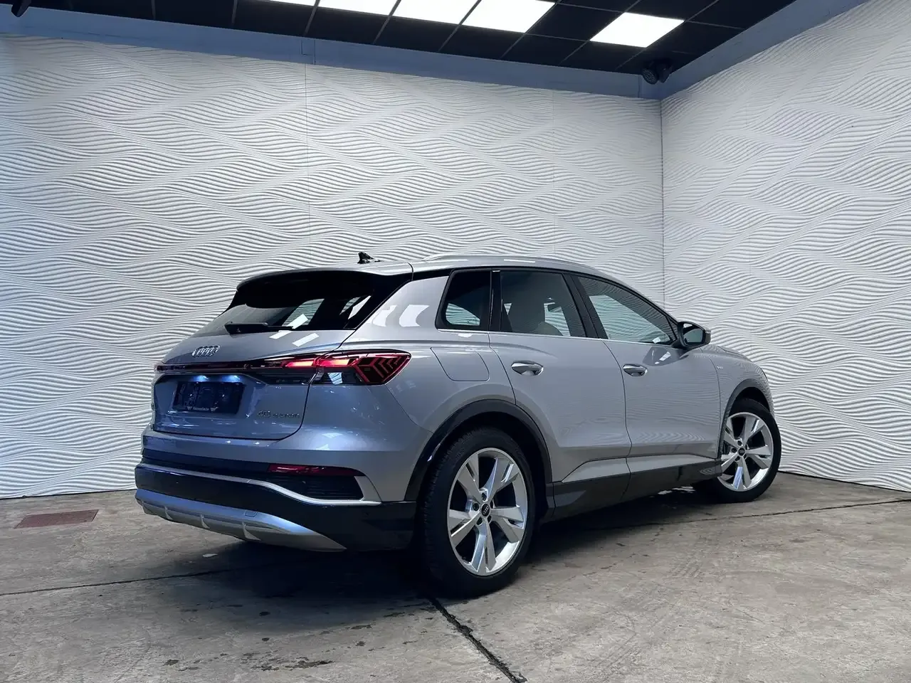 Audi Q4 e-tron - 13