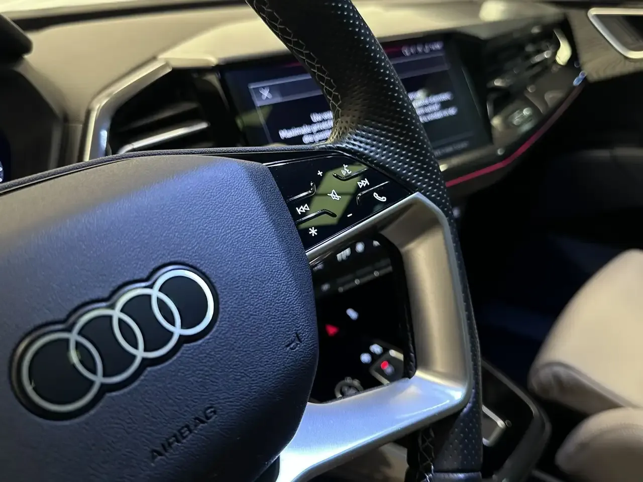 Audi Q4 e-tron - 25