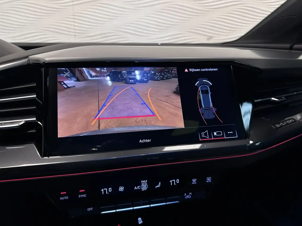 Audi Q4 e-tron - 30