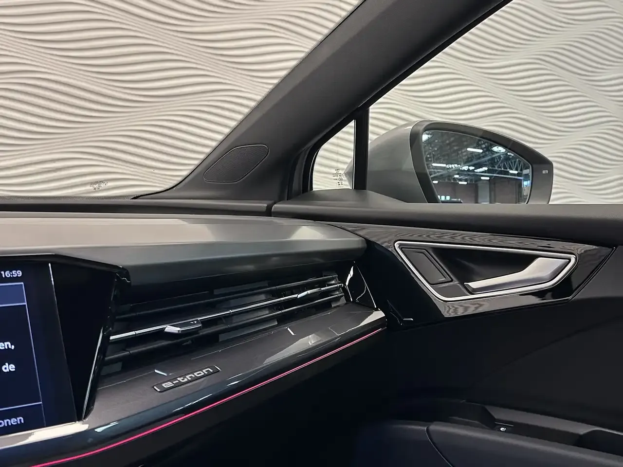 Audi Q4 e-tron - 32