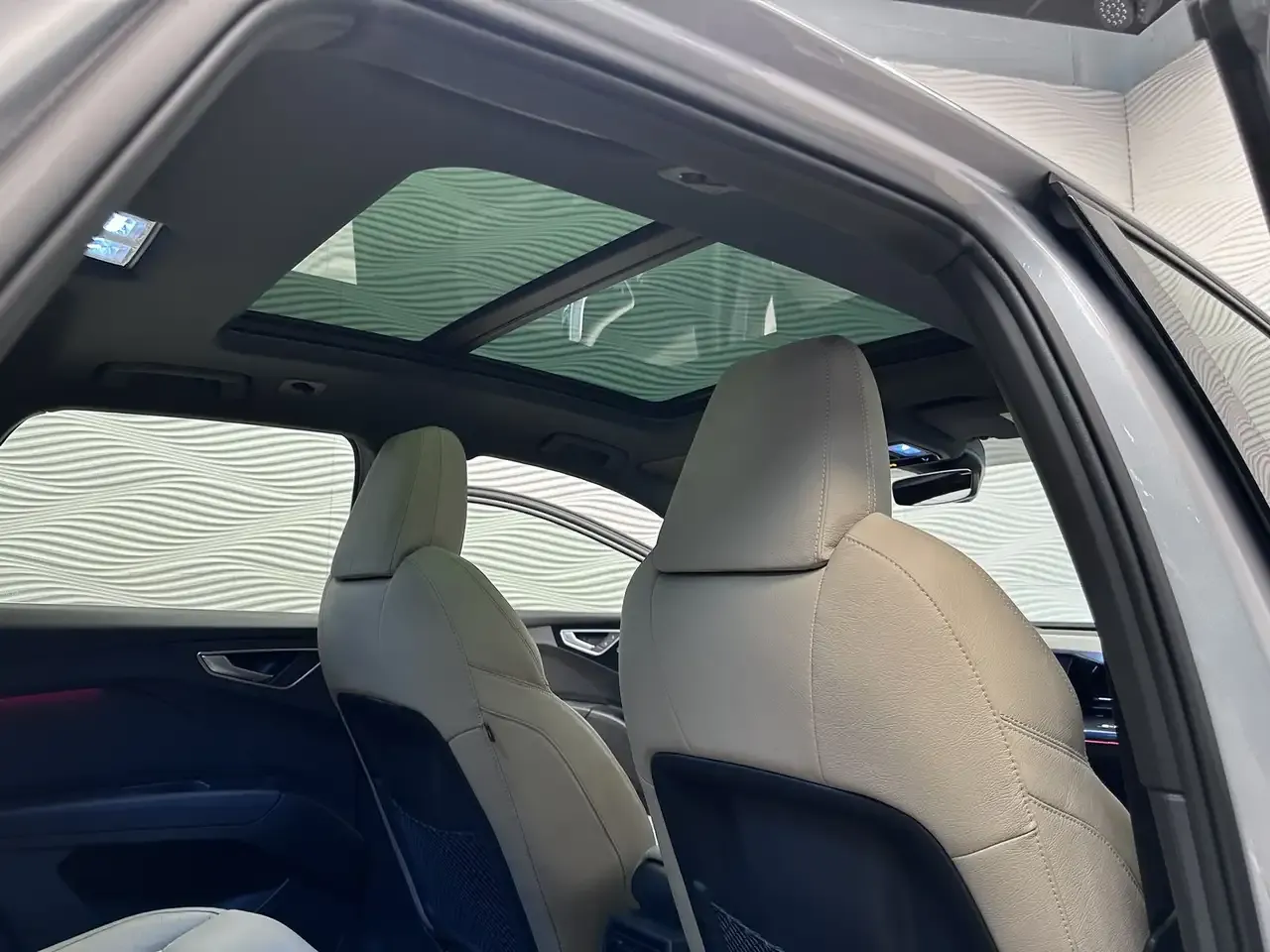 Audi Q4 e-tron - 38