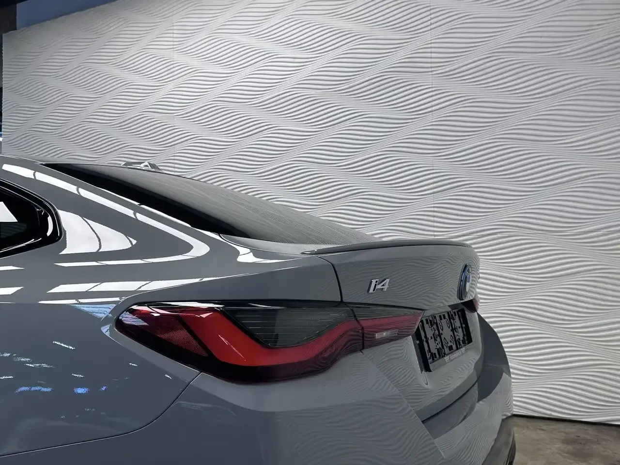BMW i4 - 11
