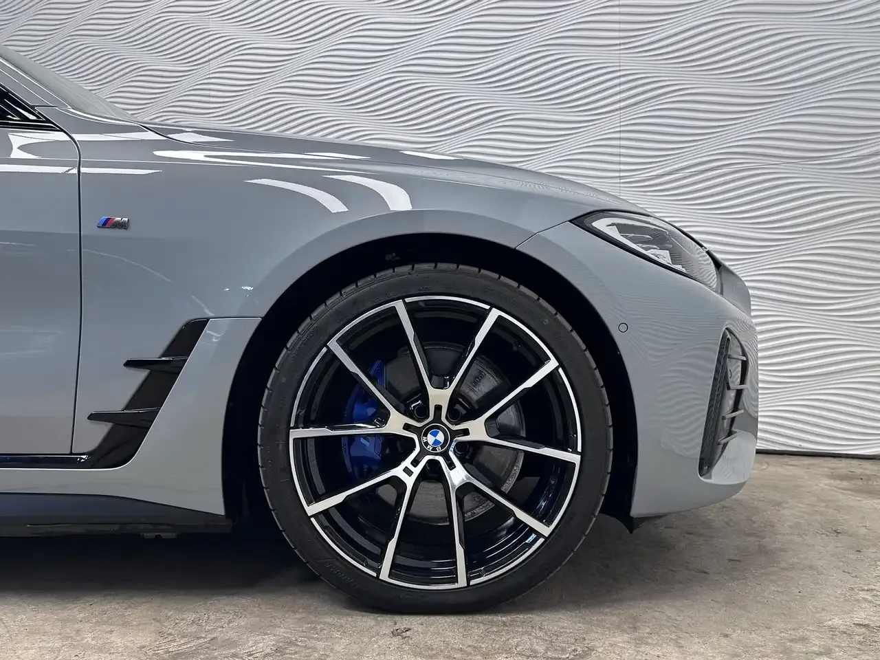 BMW i4 - 17