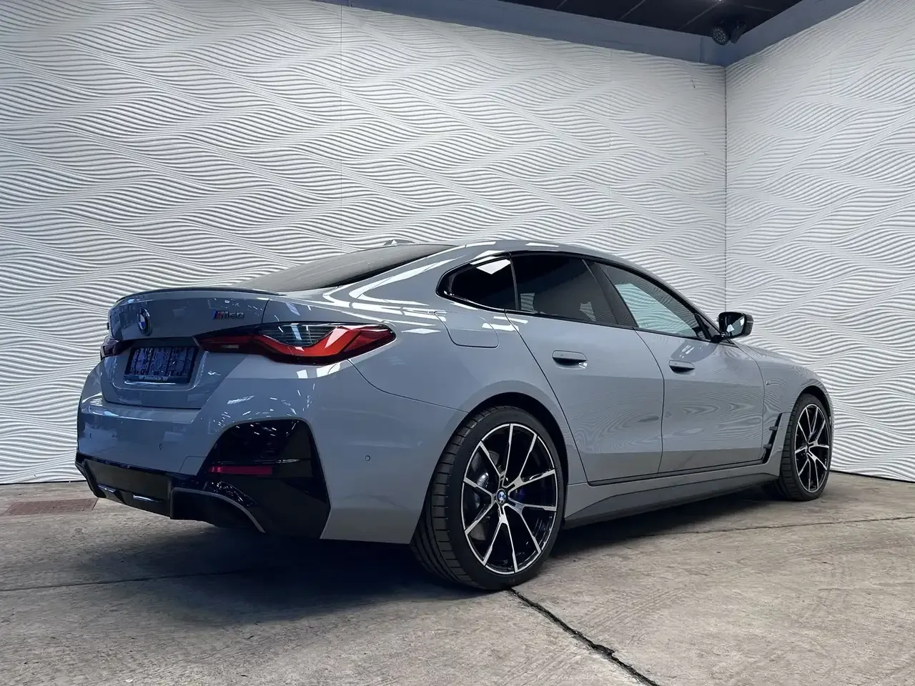 BMW i4 - 18