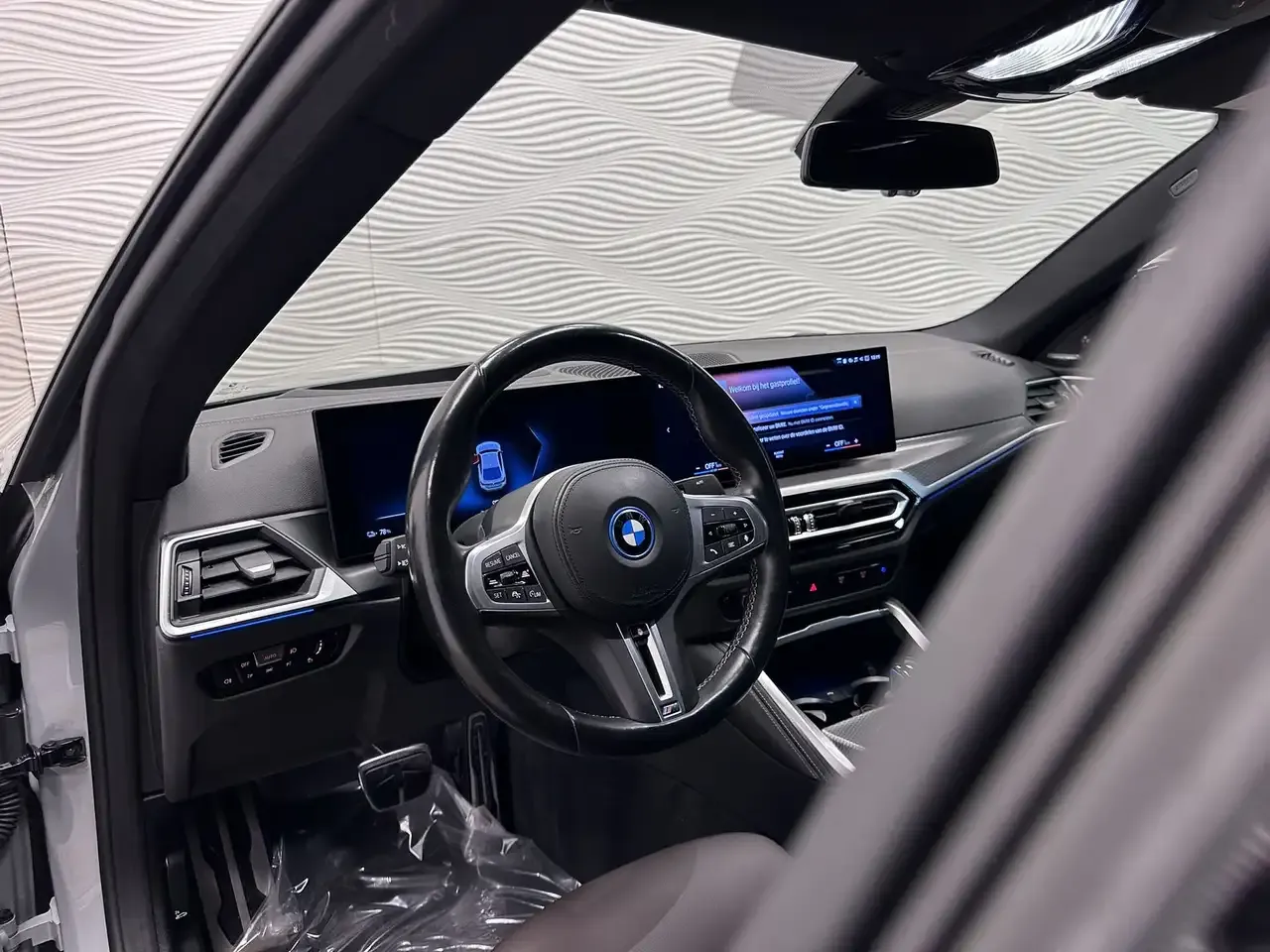 BMW i4 - 23