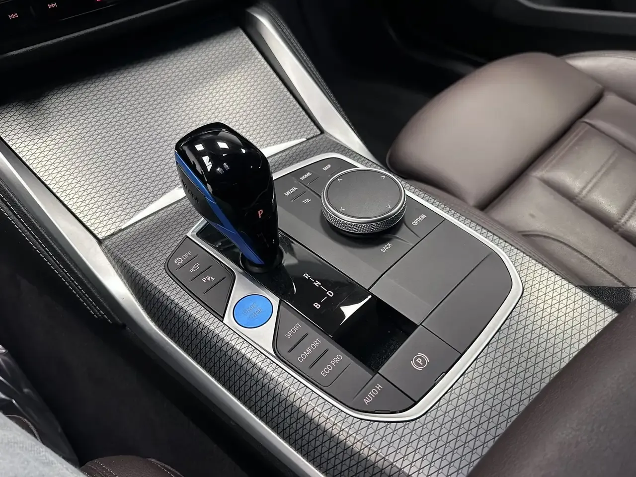 BMW i4 - 26