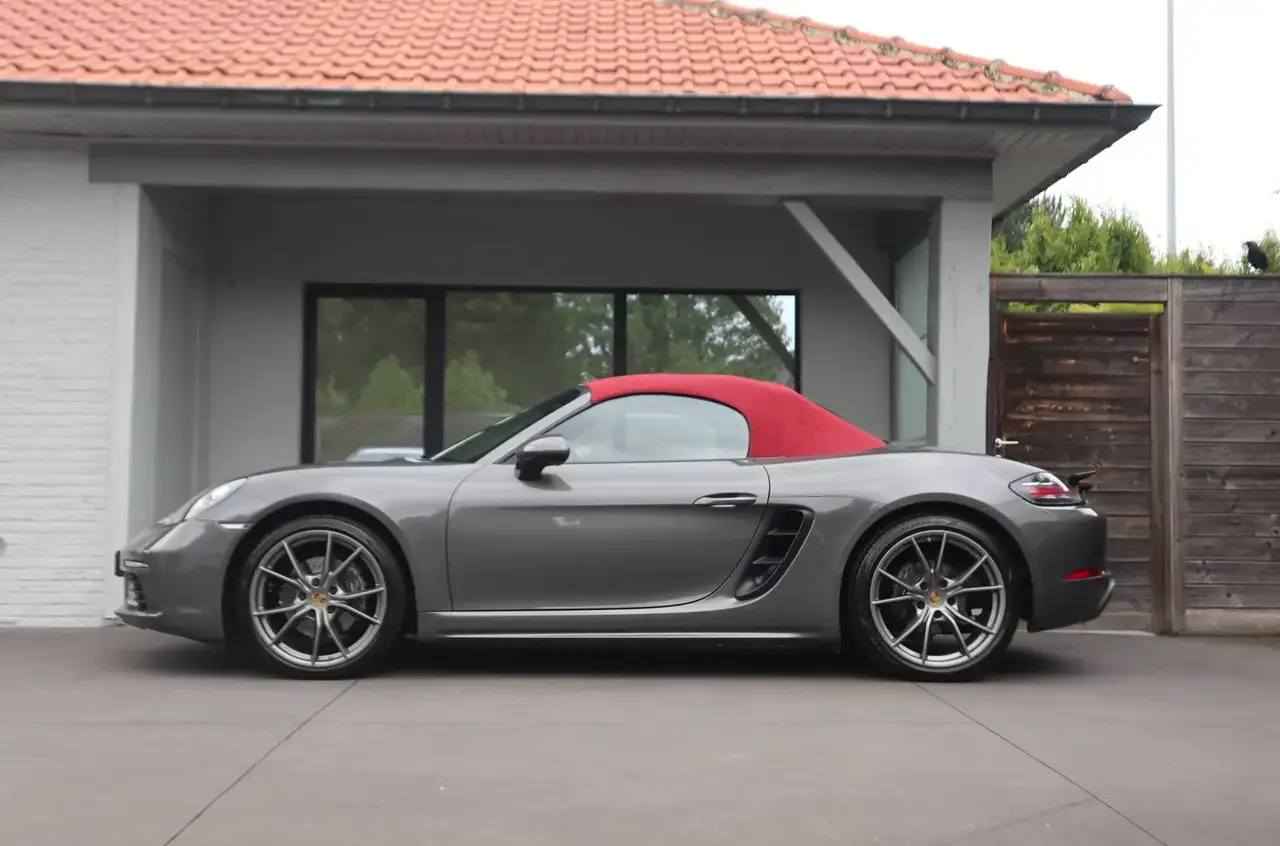 Porsche 718 - 12