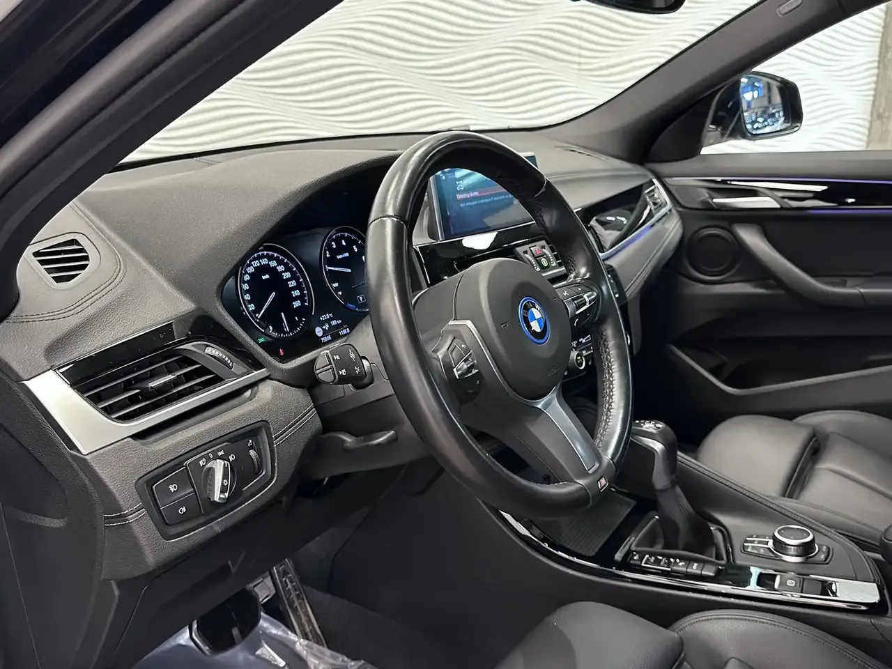 BMW X2 - 25