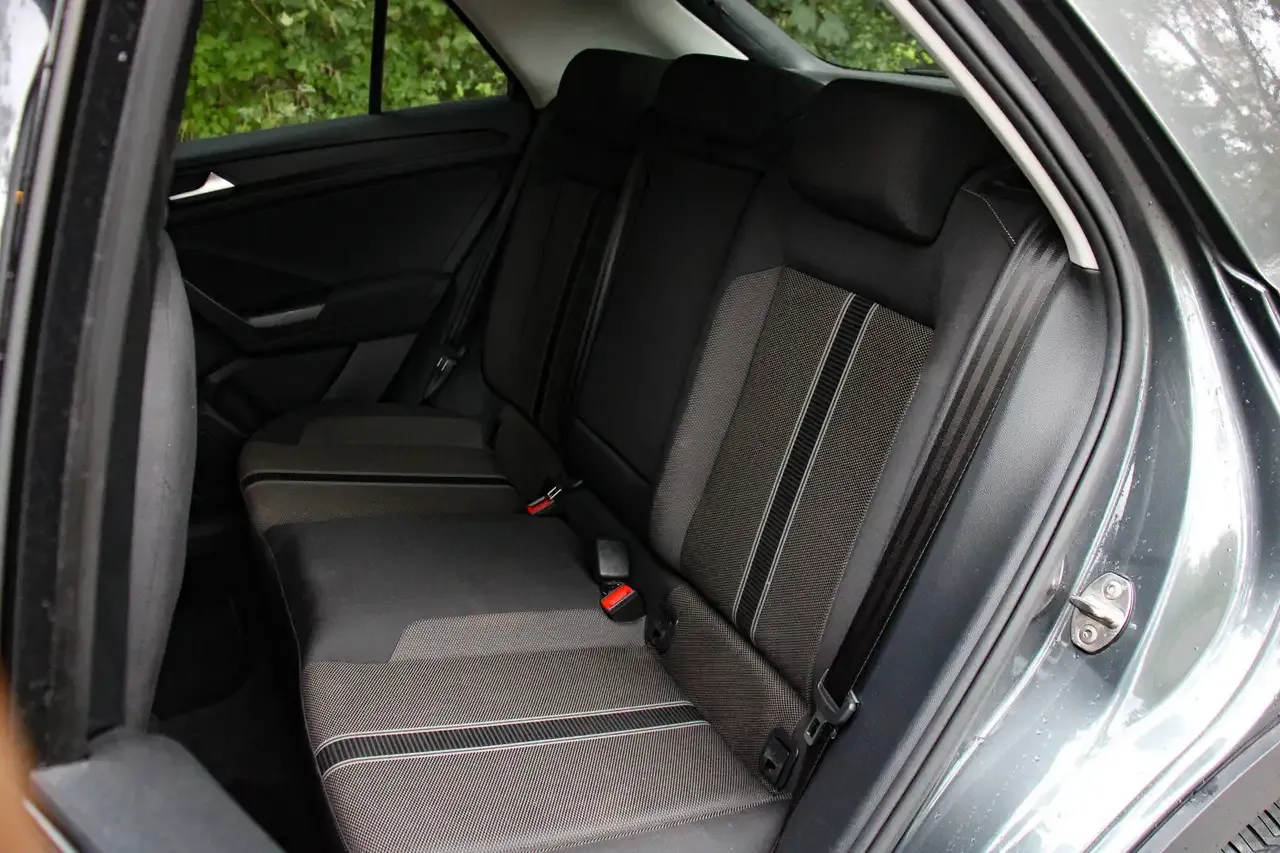 Volkswagen T-Roc - 11