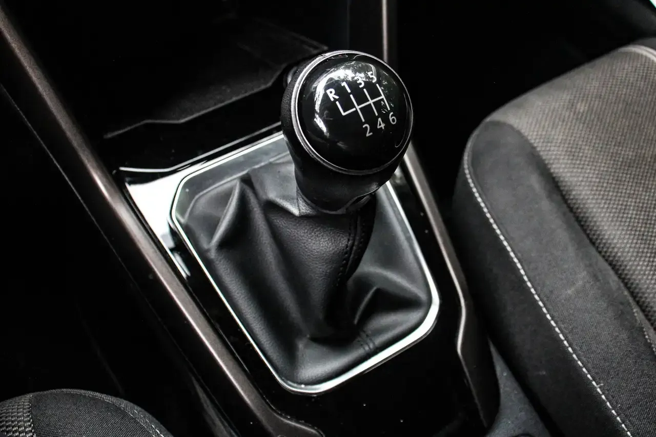 Volkswagen T-Roc - 16