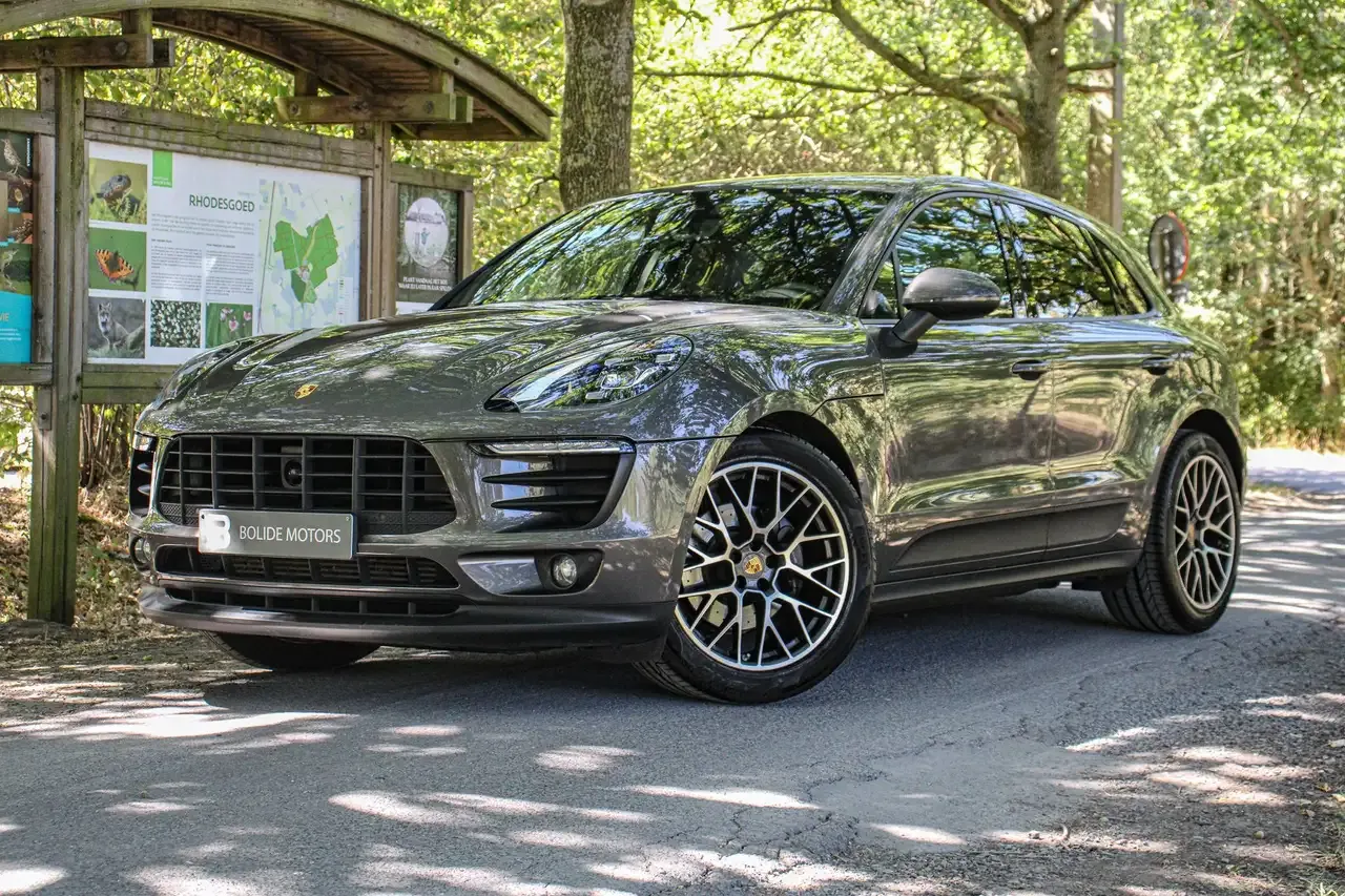 Porsche Macan - 1