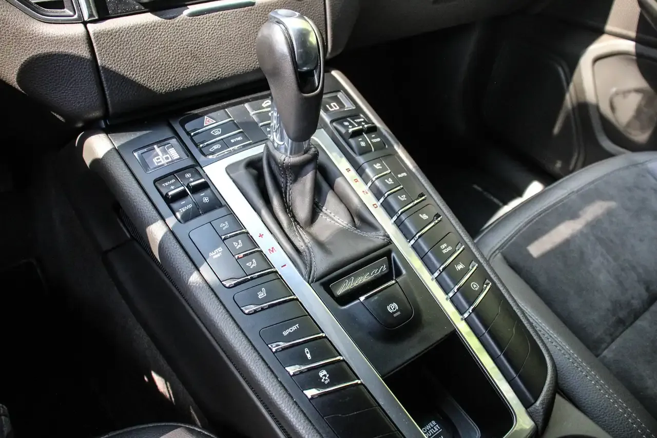 Porsche Macan - 15