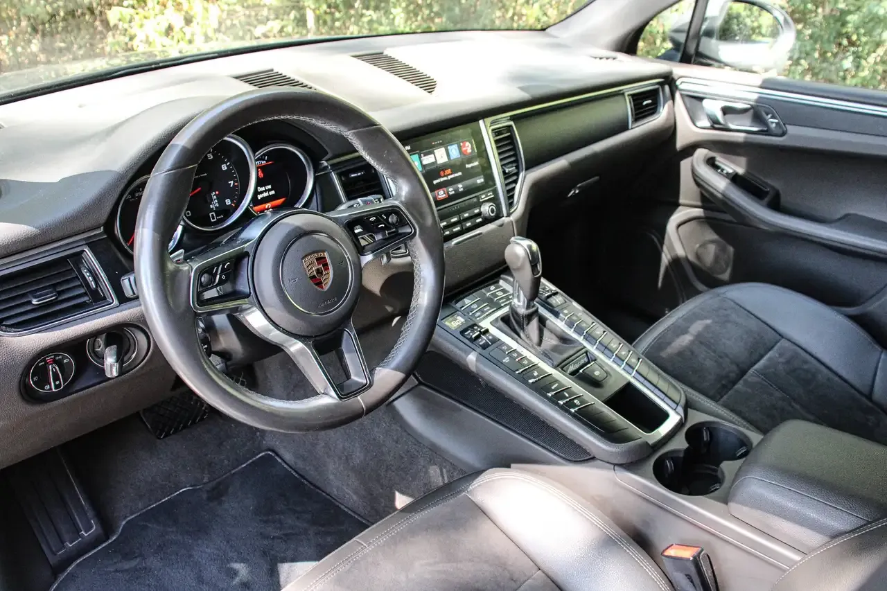 Porsche Macan - 9