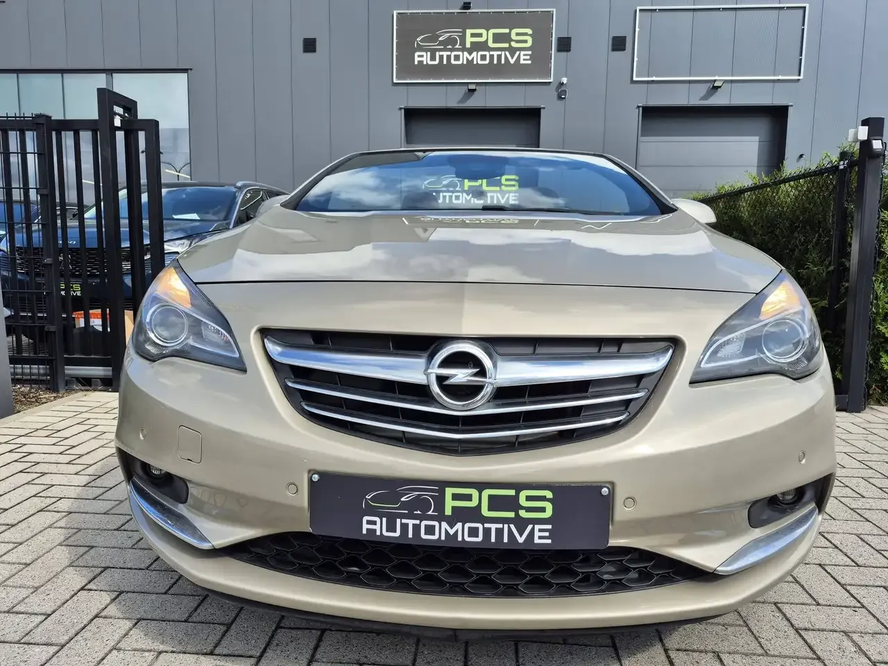 Opel Cascada - 2
