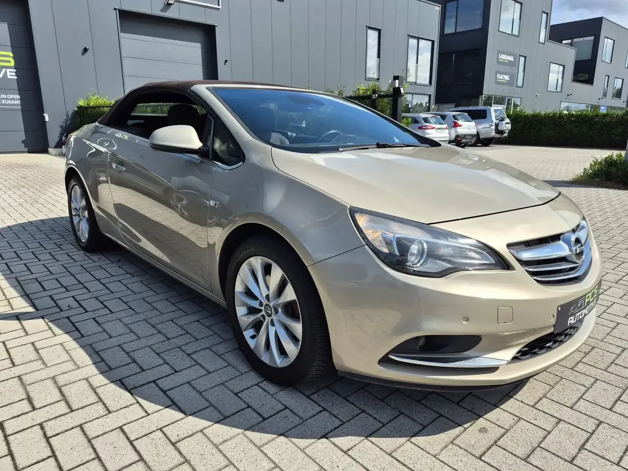 Opel Cascada - 33