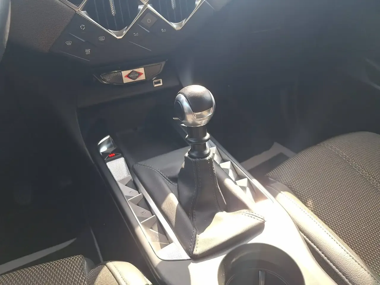 DS Automobiles DS 3 Crossback - 27