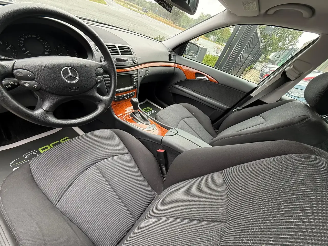 Mercedes-Benz E 200 - 22
