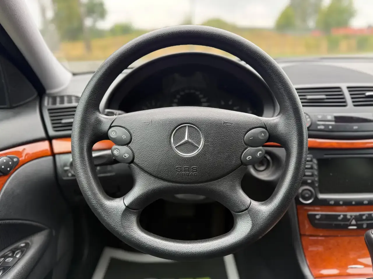 Mercedes-Benz E 200 - 28