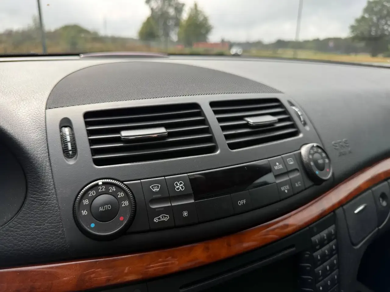 Mercedes-Benz E 200 - 34
