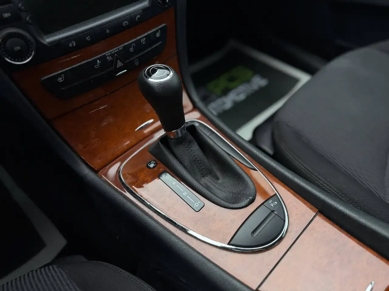 Mercedes-Benz E 200 - 35