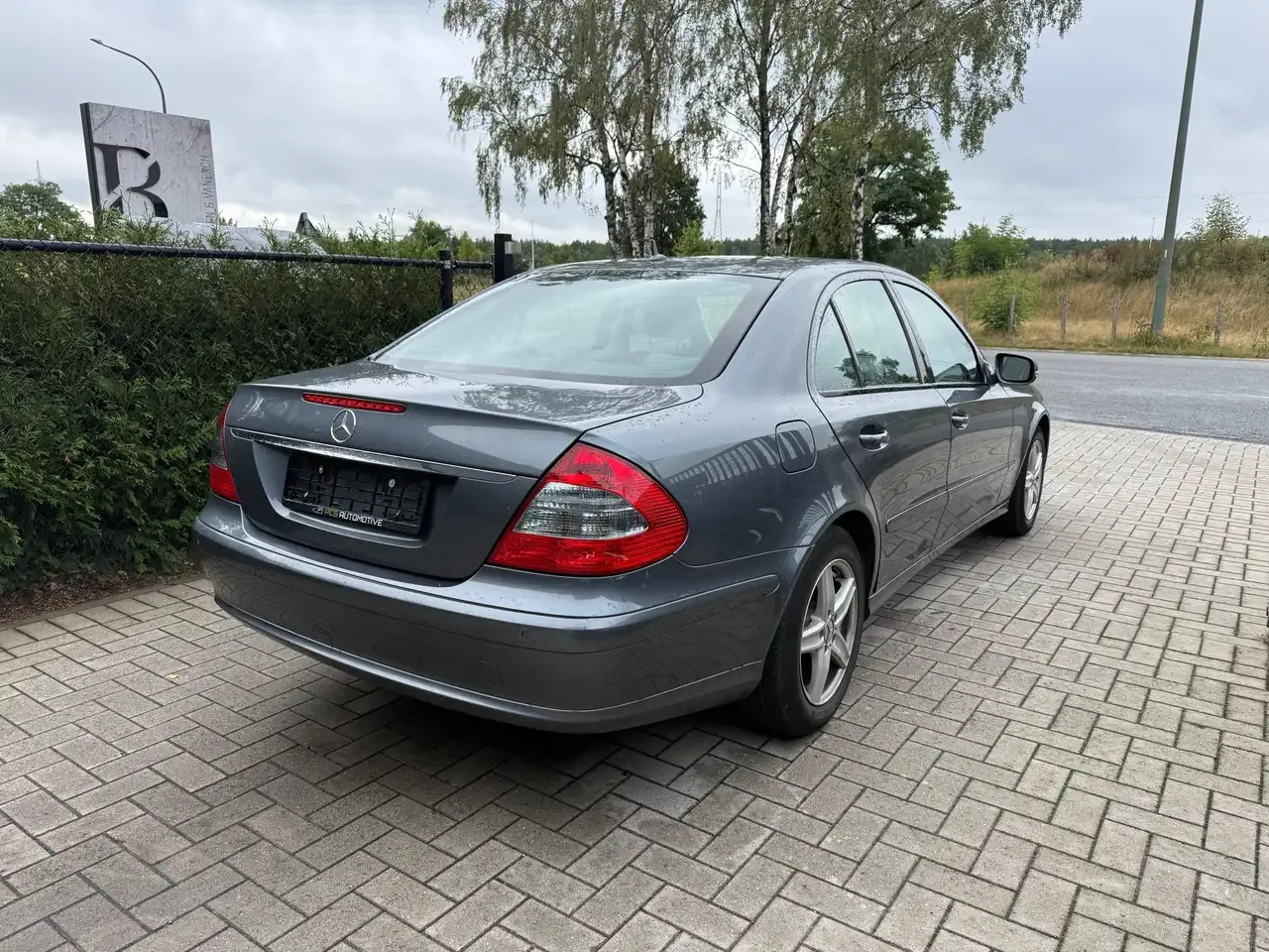 Mercedes-Benz E 200 - 4