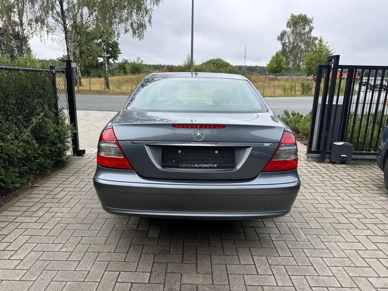 Mercedes-Benz E 200 - 5