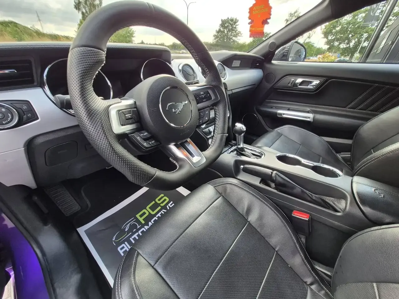 Ford Mustang - 19