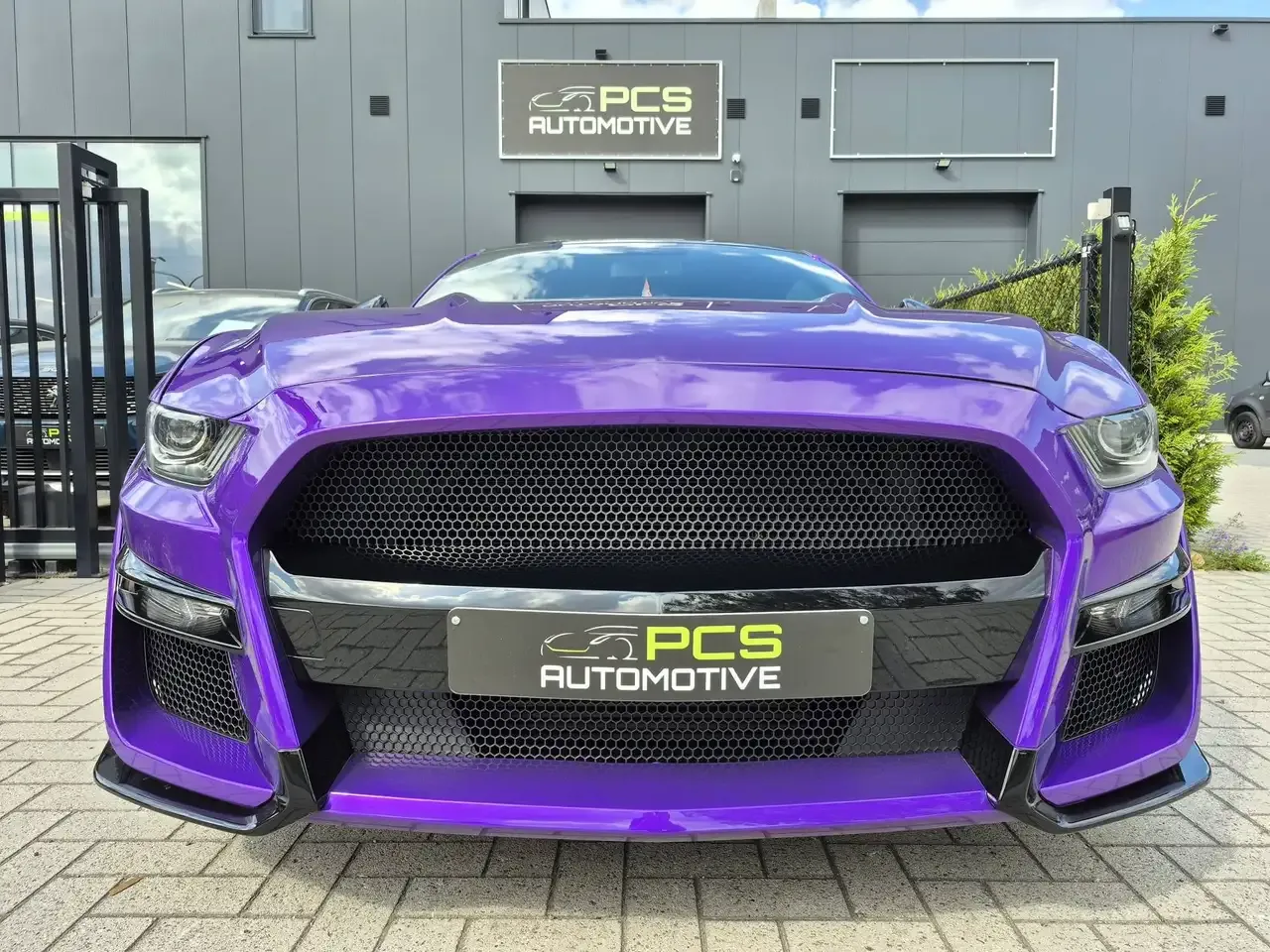 Ford Mustang - 2
