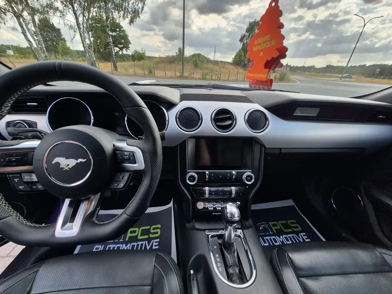 Ford Mustang - 21