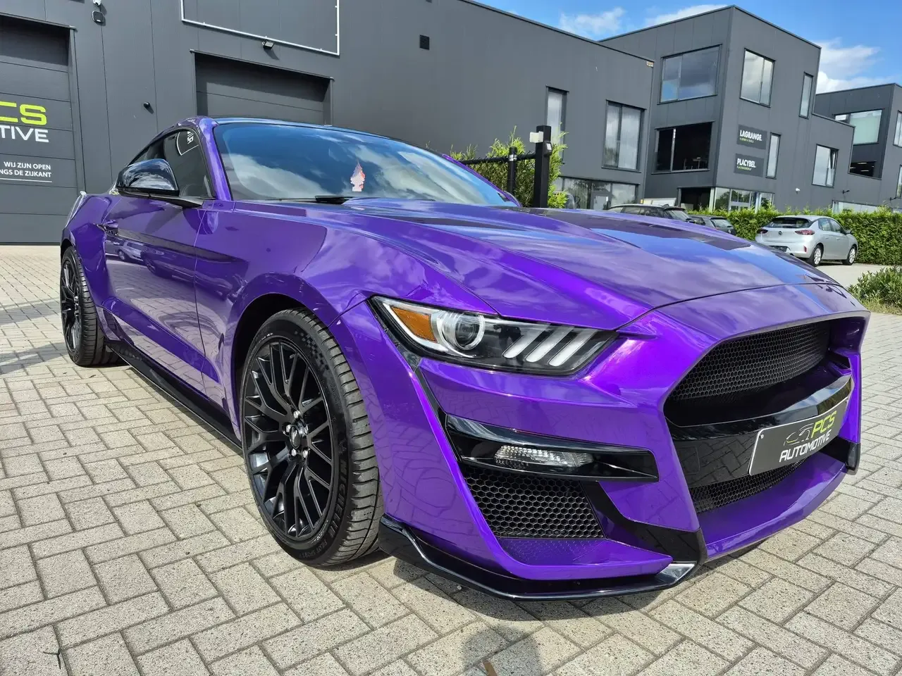 Ford Mustang - 3