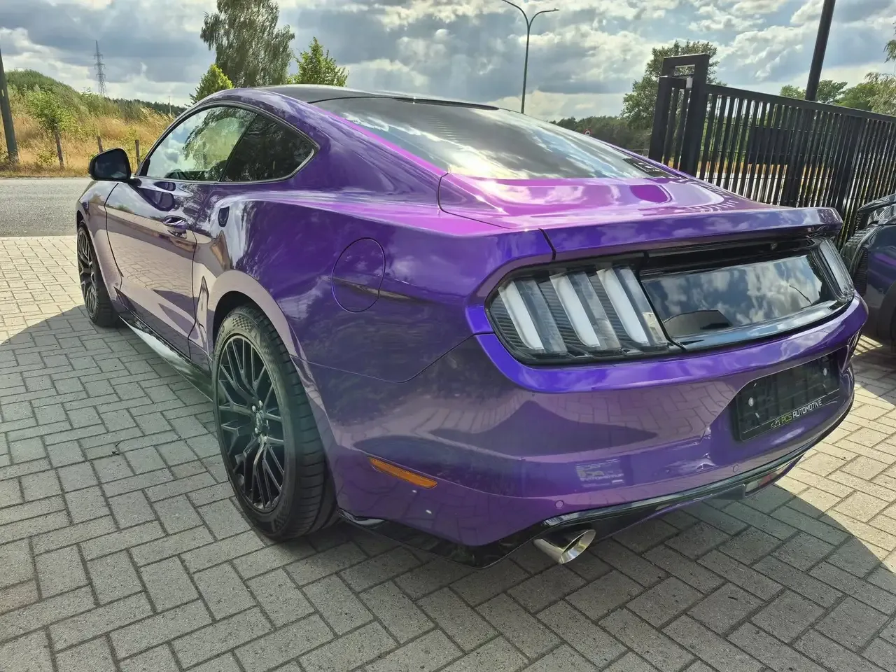 Ford Mustang - 6