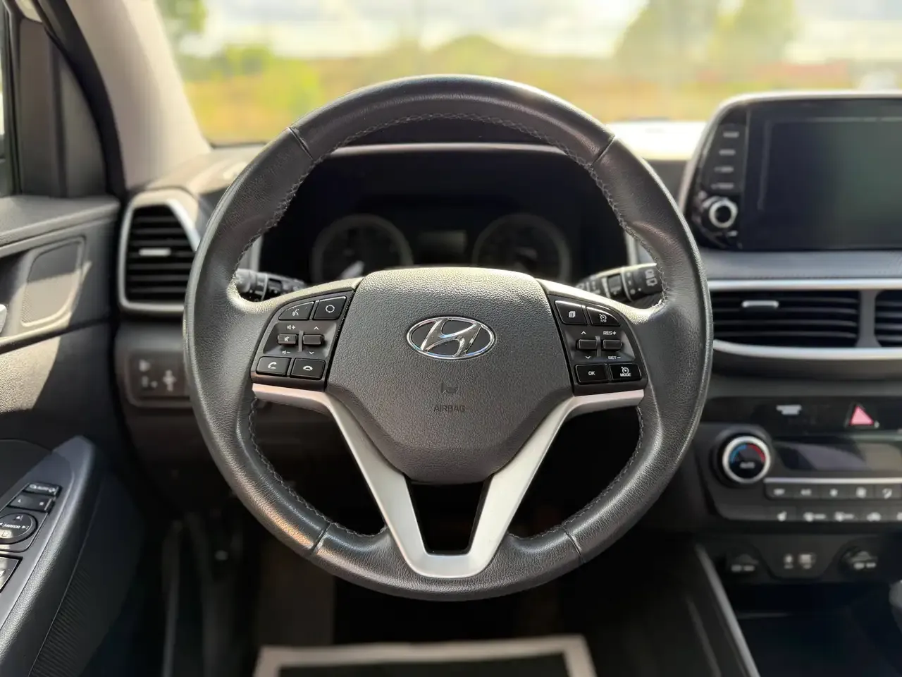 Hyundai TUCSON - 28