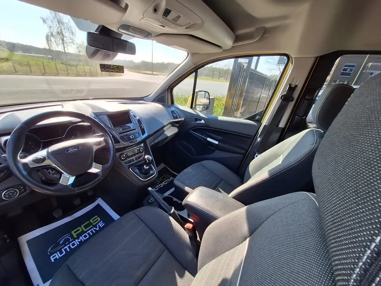 Ford Tourneo Connect - 11