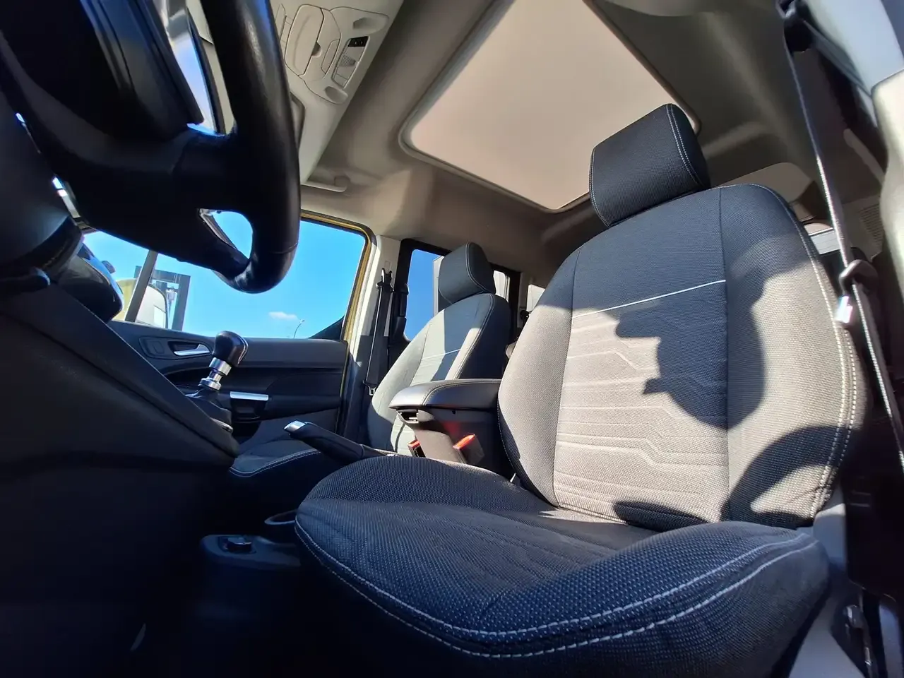 Ford Tourneo Connect - 12